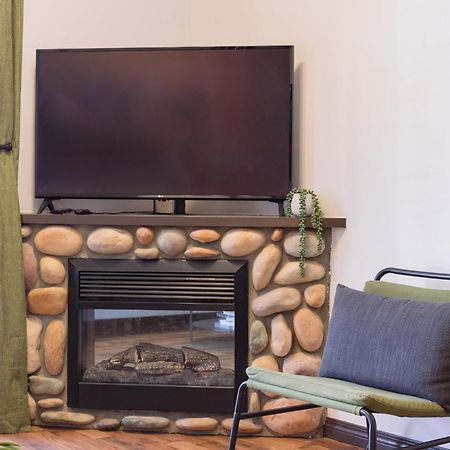 Appartamento Grassihaus Mountain Getaway Canmore Esterno foto