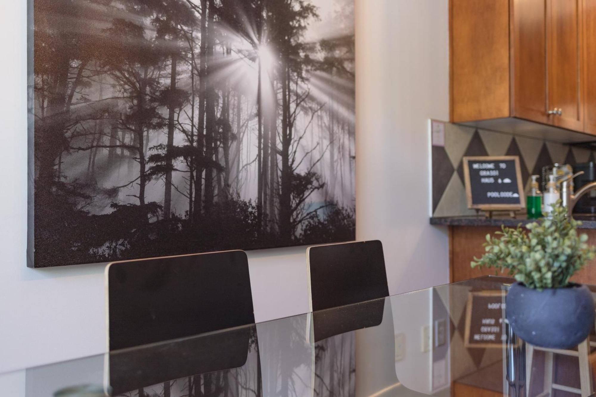 Appartamento Grassihaus Mountain Getaway Canmore Esterno foto
