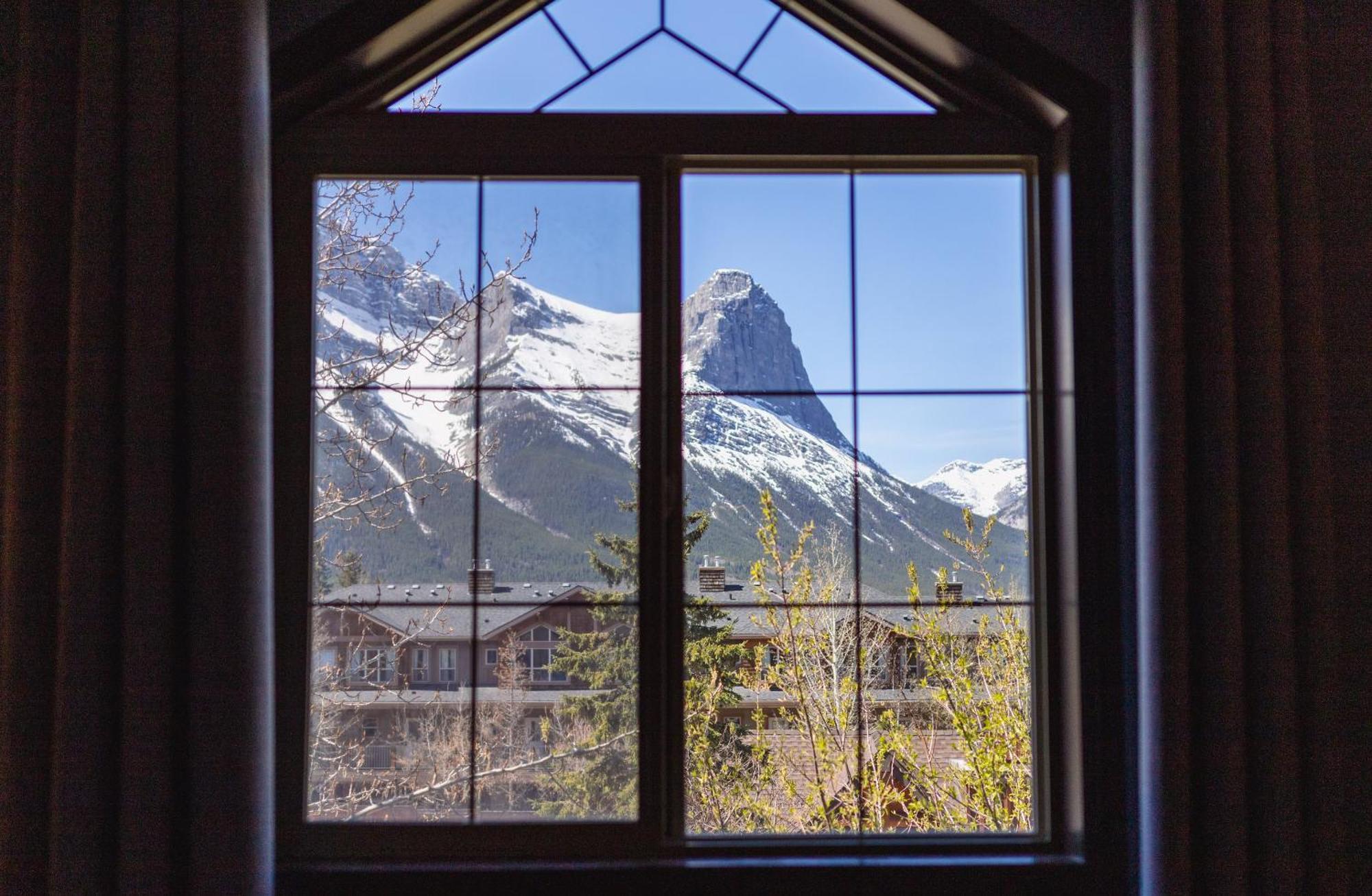 Appartamento Grassihaus Mountain Getaway Canmore Esterno foto